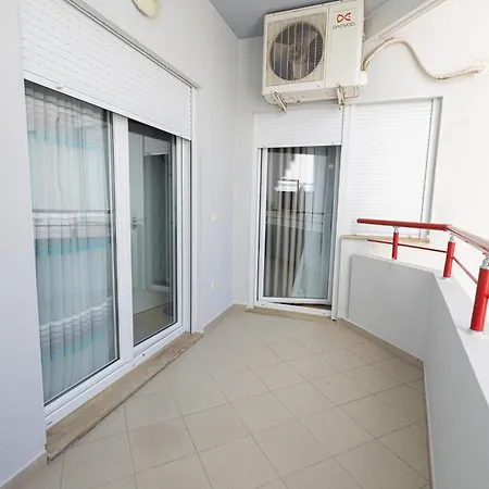 Adams Apartment *